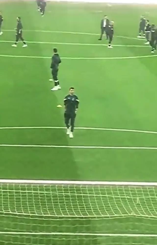 Vodafone Park'ta maç öncesi Mert Hakan'a büyük tepki