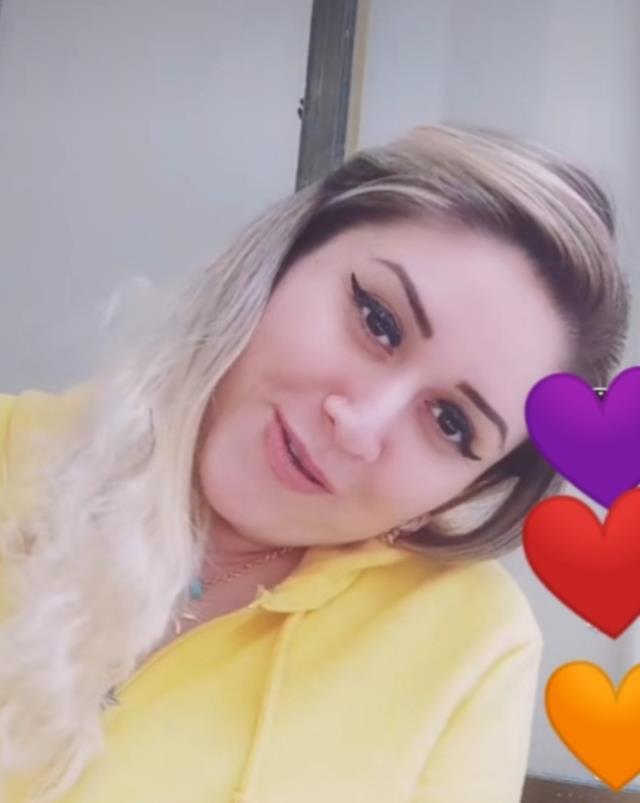 Balkondan girdi, ayrı yaşadığı eşini 6 yerinden bıçakladı Balkondan girdi, ayrı yaşadığı eşini 6 yerinden bıçakladı