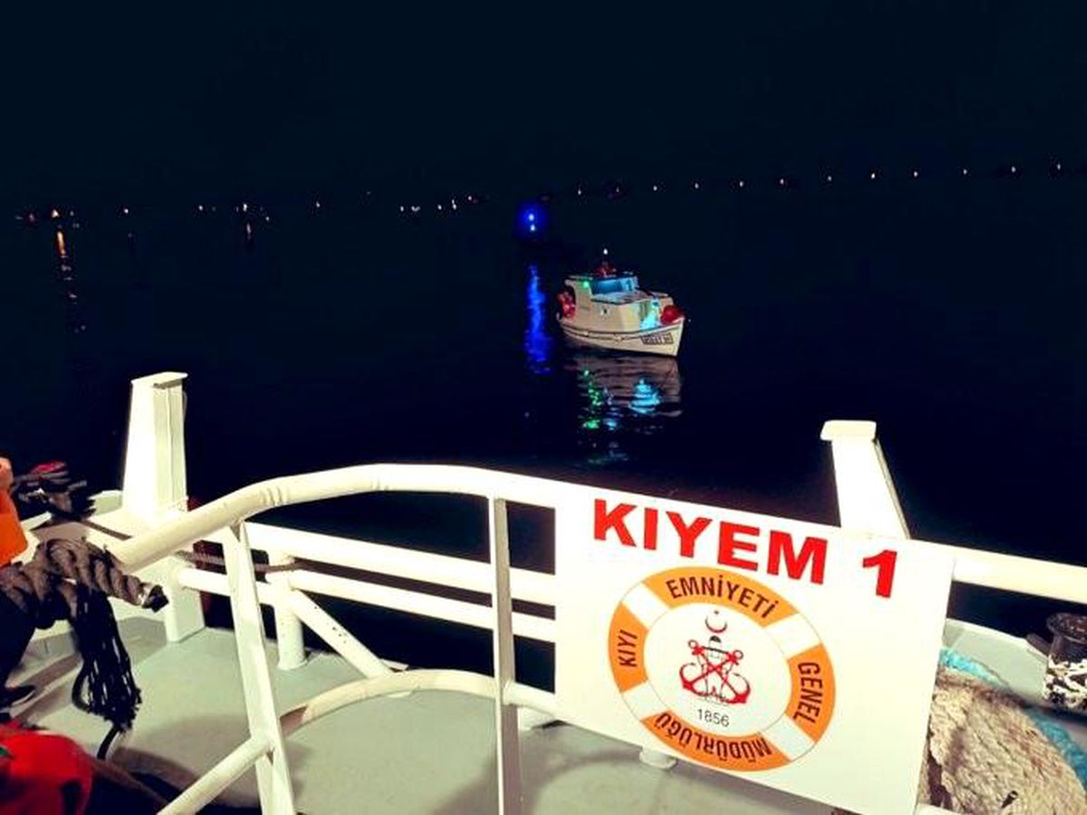 Çanakkale haberi | Çanakkale Boğazı'nda makineleri arızalanan tekne, KEGM ekiplerince kurtarıldı