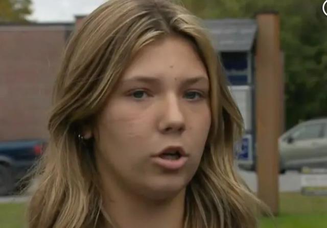 Kız sporculara soyunma odasında büyük şok! Arkadaşları trans birey çıktı, ortalık karıştı Kız sporculara soyunma odasında büyük şok! Arkadaşları trans birey çıktı, ortalık karıştı