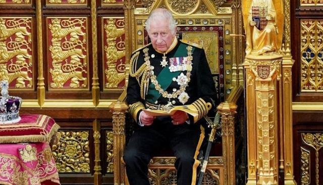 Kraliçe Elizabeth'in cenaze törenindeki keçinin şeytanı temsil ettiği iddiası