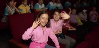 Kültür ve Turizm Bakanı Mehmet Nuri Ersoy, çocukların festival heyecanına ortak oldu