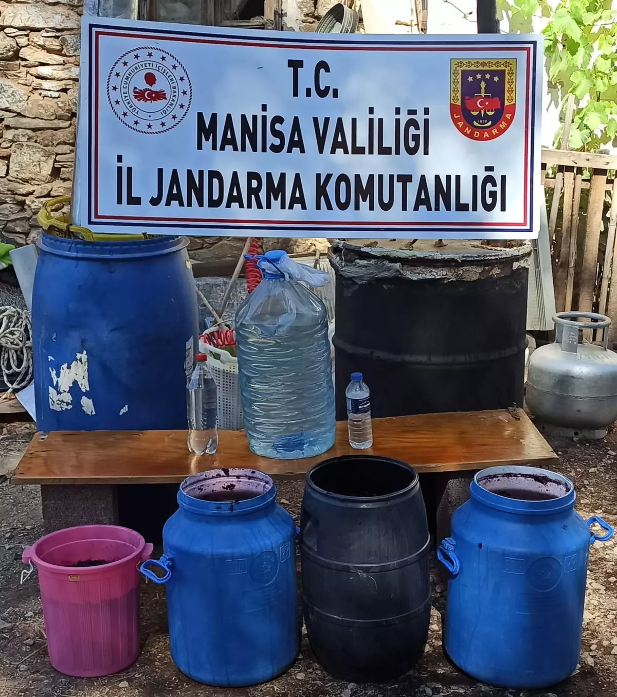 Manisa haberleri | Manisa'da kaçak alkol ele geçirildi