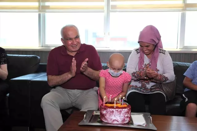 Türkiye'yi yasa boğan şehidin vasiyeti yerine getirildi! Emine'nin tüm masrafları karşılanacak Türkiye'yi yasa boğan şehidin vasiyeti yerine getirildi! Emine'nin tüm masrafları karşılanacak