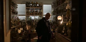 Slovakya'da gaz lambası koleksiyoncusu Cyril Barla