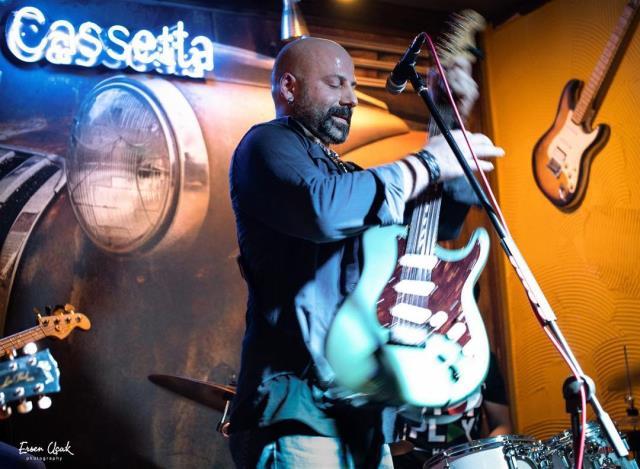 Uğradığı saldırı sonucu hayatını kaybeden müzisyenin arkadaşı o anları anlattı: Şah damarını kesmişler