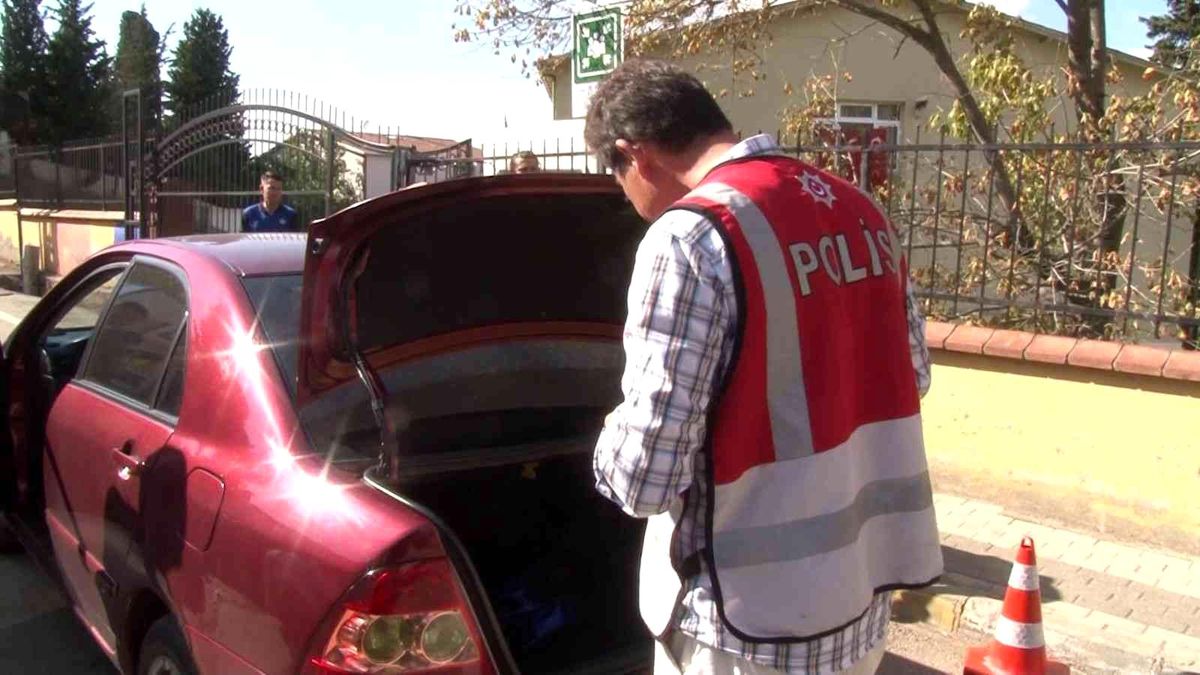 Üsküdar'da okul önlerinde sıkı denetim