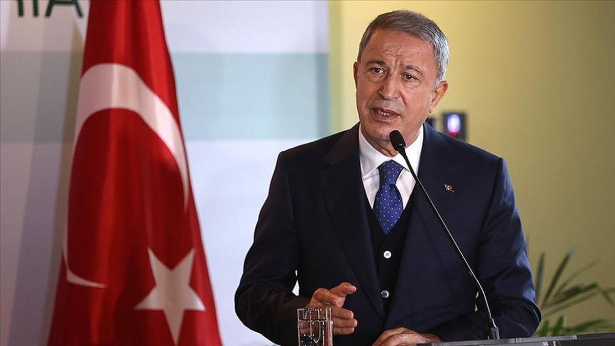 Yunan siyasileri hedef alan Bakan Akar, teşhisi koydu: Mitomaniye yakalanmışlar