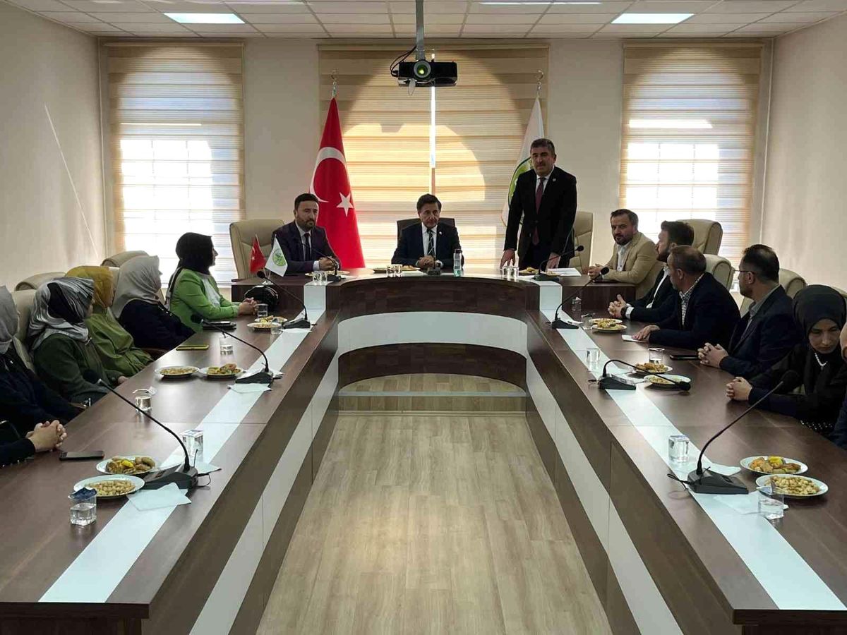 AK Partili Güneş, '2023 Şehir Buluşmaları' programına katıldı