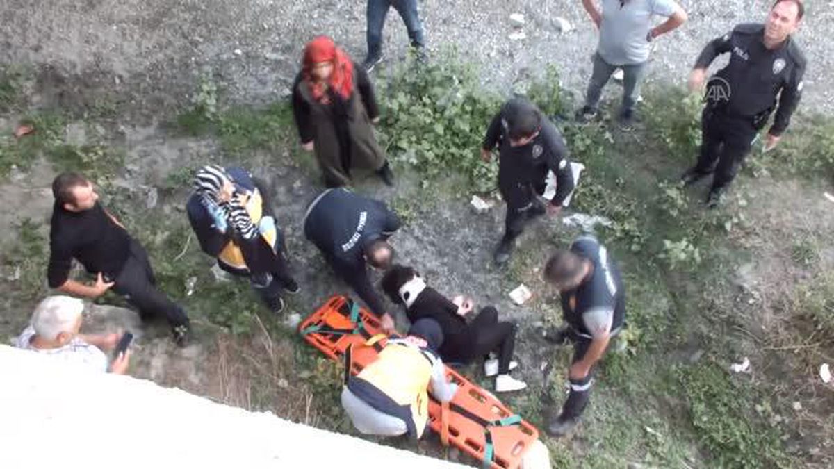 Boş kanala düşen lise öğrencisi yaralandı