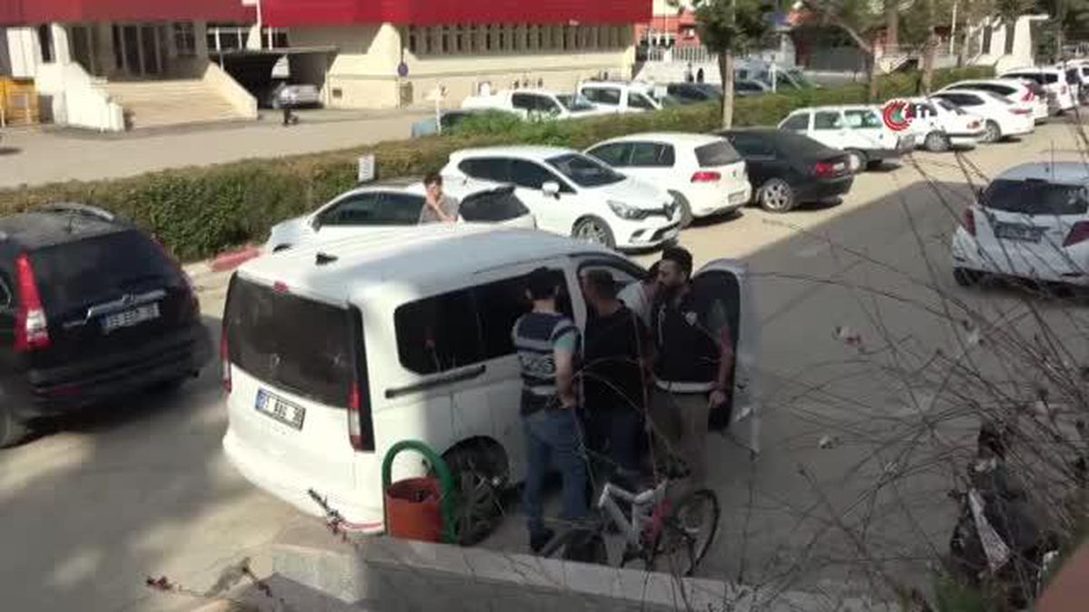 'Kökünü Kurutma Operasyonu'nda gözaltına alınan 10 şüpheli adliyeye sevk edildi