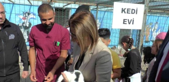 Nevşehir haberleri! Nevşehir Valisi ilk defa kediye dokundu