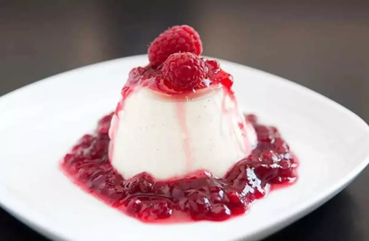 Panna Cotta tarifi ve yapılışı! Masterchef Panna Cotta nedir, nasıl yapılır? Panna Cotta tatlı tarifi! Panna Cotta için gerekli malzemeler nelerdir?