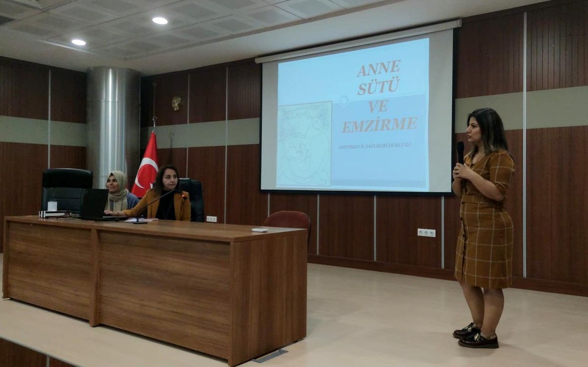 'Bebek Dostu' adliyede emzirmenin önemi anlatıldı