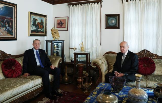 Cumhurbaşkanı Erdoğan, Bahçeli arasındaki kritik görüşme başladı