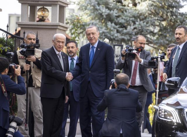 Cumhurbaşkanı Erdoğan, Bahçeli arasındaki kritik görüşme başladı