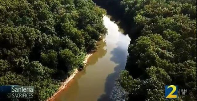 Nehirdeki kırmızılığı gören köylüler, bölgeye gittiklerinde korkunç manzarayla karşılaştı Nehirdeki kırmızılığı gören köylüler, bölgeye gittiklerinde korkunç manzarayla karşılaştı