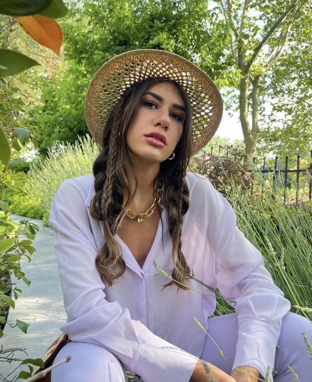 Sibil Çetinkaya kimdir? Sibil Çetinkaya sevgilisi kim? Sibil Çetinkaya kaç yaşında, nereli? Sibil Çetinkaya YouTube!