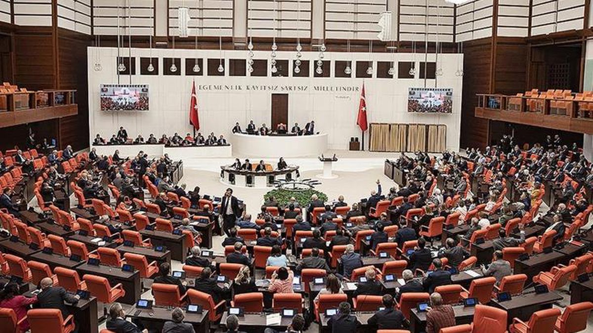 Sosyal medya teklifinin ilk iki maddesi TBMM Genel Kurulu'nda kabul edildi