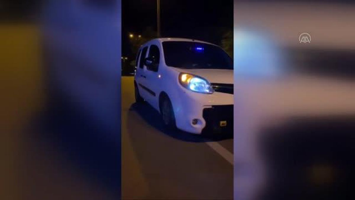 Ümraniye'de 'çakarlı' aracın sürücüsüne ceza uygulandı