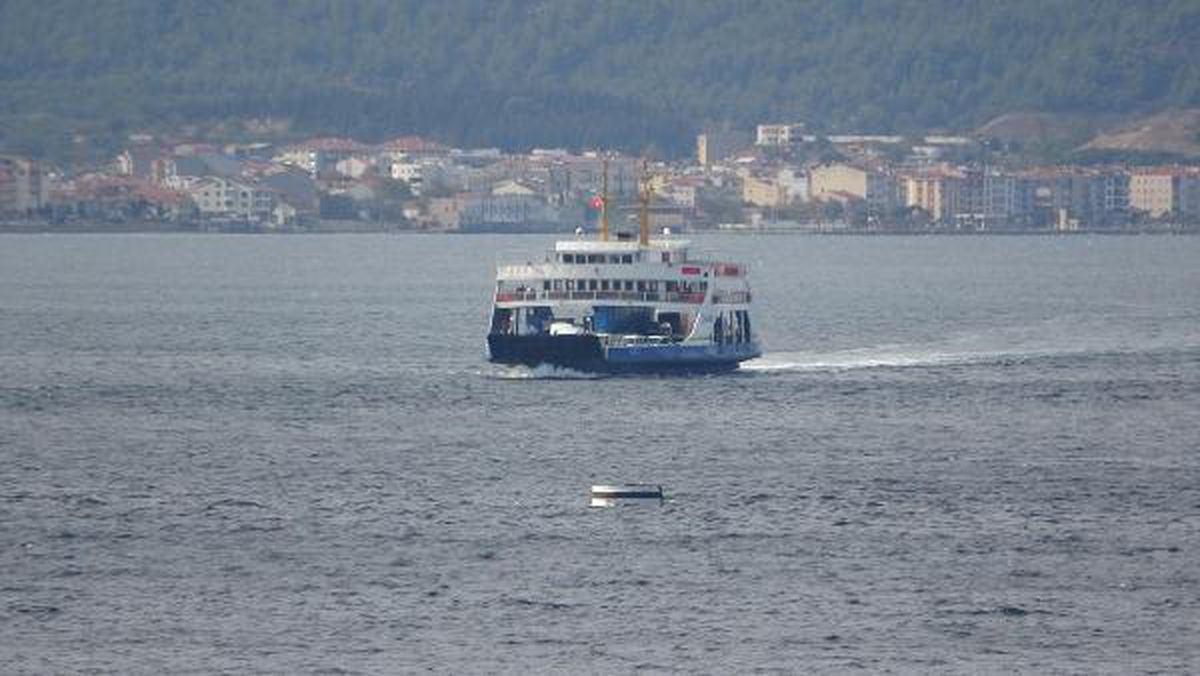 Çanakkale haberleri | Bozcaada ve Gökçeada feribot seferlerine hava engeli