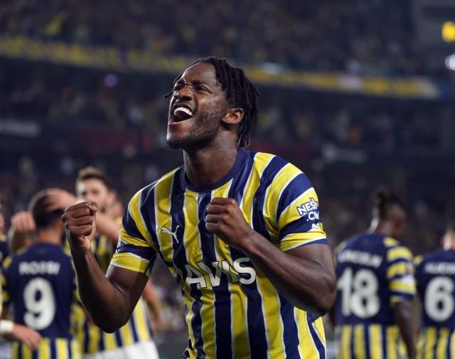 Güle oynaya lider! Avrupa Ligi'nde Fenerbahçe, AEK Larnaca'ya göz açtırmadı
