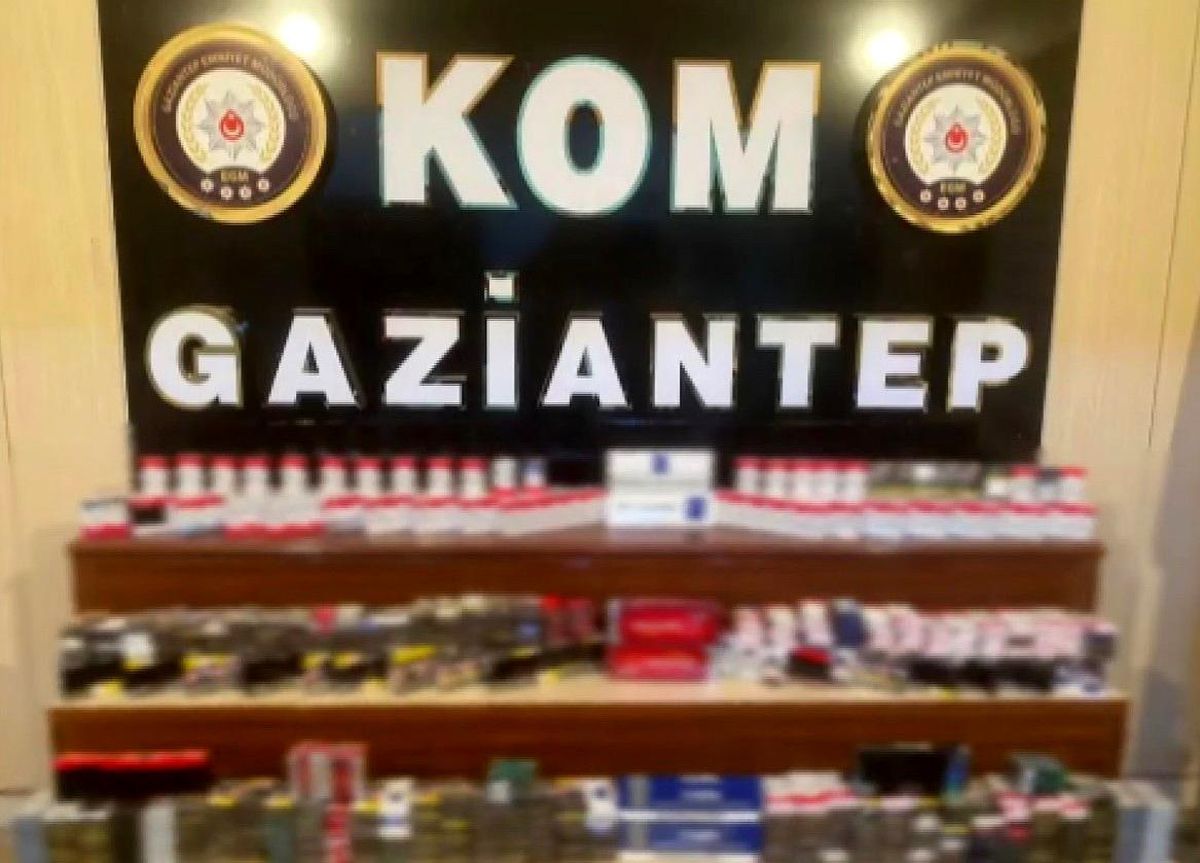 Motosiklet sepetinde kaçak sigara ele geçirildi