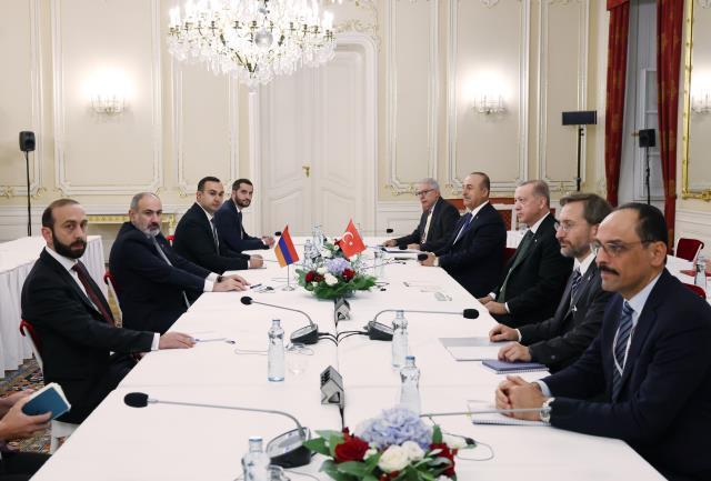 Prag'da kritik görüşme! Cumhurbaşkanı Erdoğan, Paşinyan ile bir araya geldi