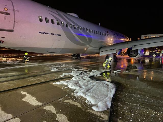 Son dakika! İstanbul-Hatay seferini yapan THY uçağının iniş sırasında lastiği patladı, yolcular güvenli şekilde tahliye edildi