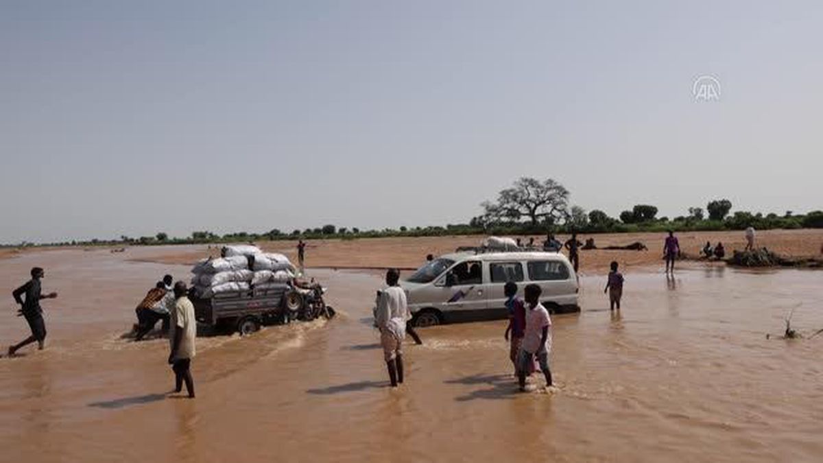 Son dakika gündem: Sudan'da seller 80 bin aileyi yerinden etti