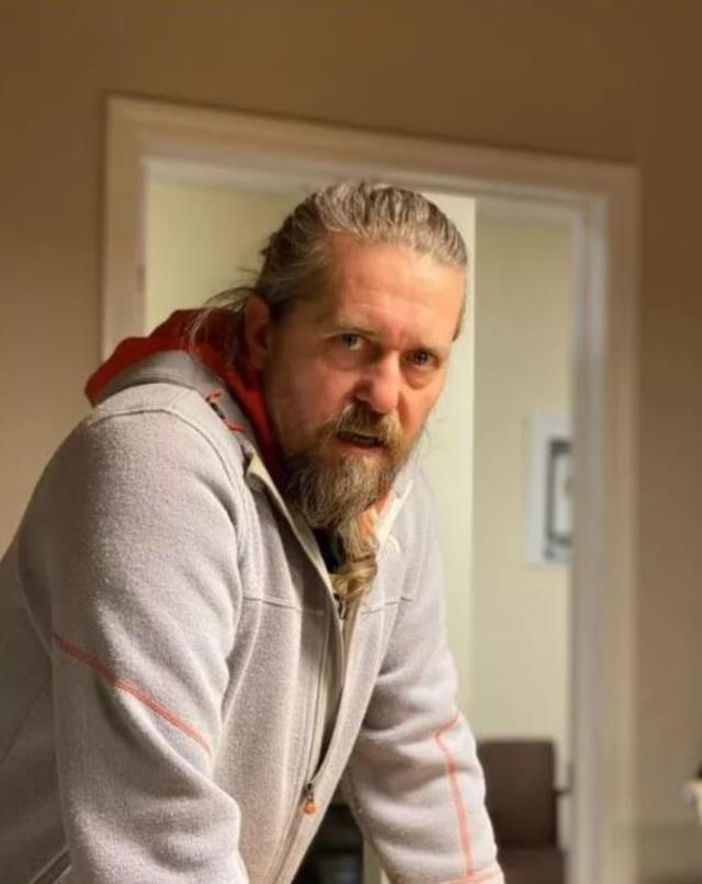 Türkiye'yi terk edip ABD'ye giden ünlü oyuncu Mete Horozoğlu imaj değiştirdi! İşte son hali