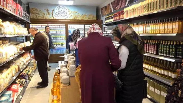 Çiftçiler üretiyor, valilik satıyor: İndirimli markete vatandaşlardan yoğun ilgi