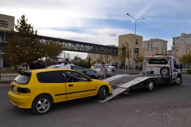 Boş arazide drift atarken, çevik kuvvete yakalandı! Cezayı yedi ama dahası da çok fena