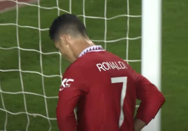 Futbolseverler acı çekti! Dünya, Ronaldo'nun Avrupa Ligi maçında yaptığını konuşuyor Futbolseverler acı çekti! Dünya, Ronaldo'nun Avrupa Ligi maçında yaptığını konuşuyor