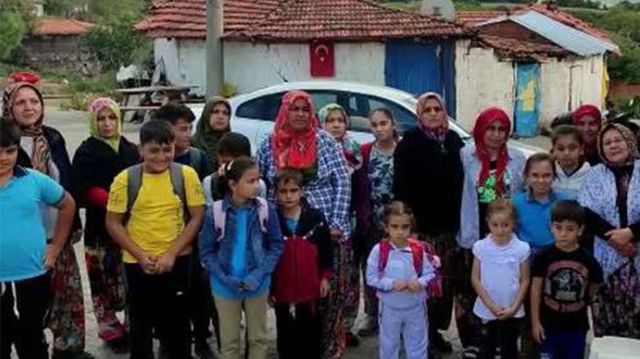 İnternet Kabloları Çalınan Köyde Vatandaşlar Bir Yıldır Mağdur. Çocuklar İnternetini Geri İstiyor