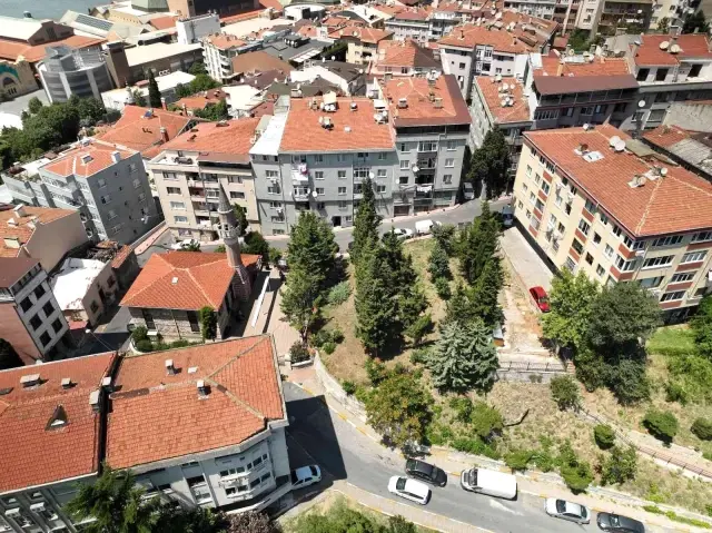 İstanbul'da yanından geçenlerin bile fark etmediği, toplu cellat mezarlığı görüntülendi