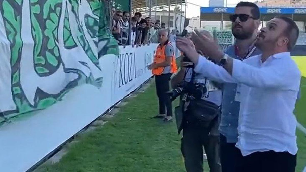 5 gol yiyen Sakaryaspor'da taraftarın futbolcuya yaptırdığı hareket başkanı çileden çıkardı