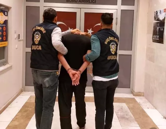 Kız yurdunun önünde uygunsuz hareketler yapan şahıs yakalandı