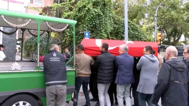 Oyuncu İsmail İncekara son yolculuğuna uğurlandı