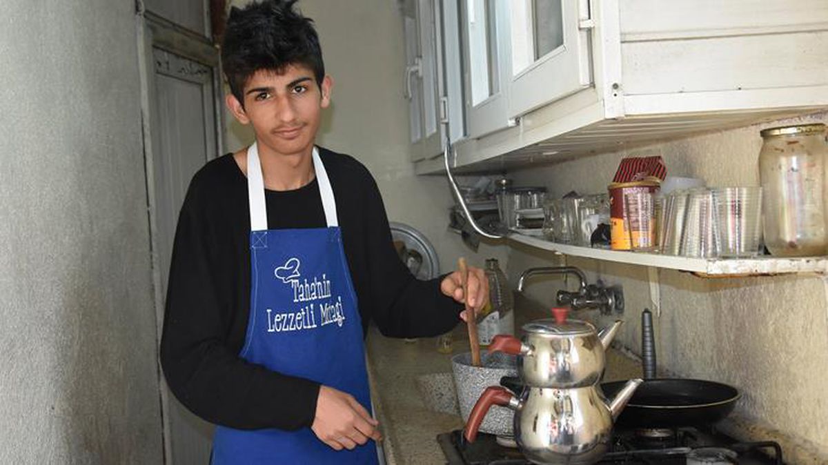 Estetiklerle bambaşka biri olan fenomen Taha Duymaz şarkı çıkardı! Beğeniden çok eleştiri var