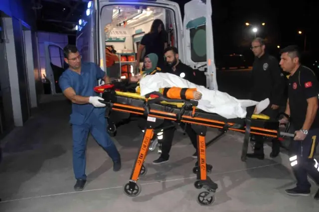 Apartmanın 4'üncü katından atlayan genç kız yaralı kurtuldu