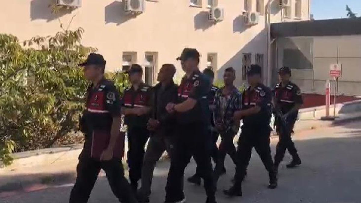 Çalıntı araçla yakalanmamak için çaldıkları başka bir aracın plakası da sabıkalı çıktı