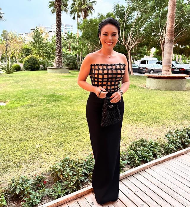 Fenomen Tansu Dayan, Ezgi Mola'yı fena tiye aldı! Güzel oyuncunun cevabı ondan da bomba