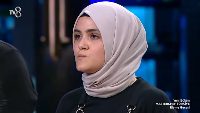 Masterchef kim elendi, kim gitti, dün kim elendi? 9 Ekim Pazar Masterchef'te elenen isim kim oldu? Burak mı? Tolga mı? Şule mi?