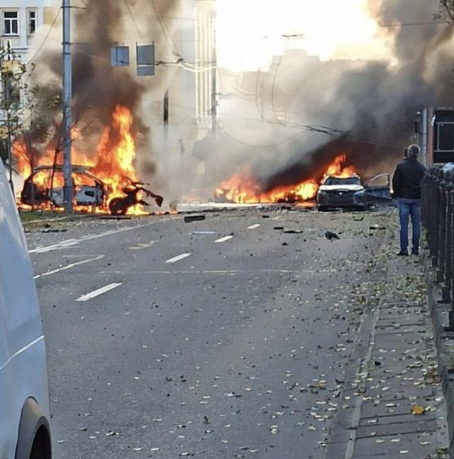 Rusya'nın Kiev'e saldırısından sonra bölgeden ilk fotoğraflar geldi