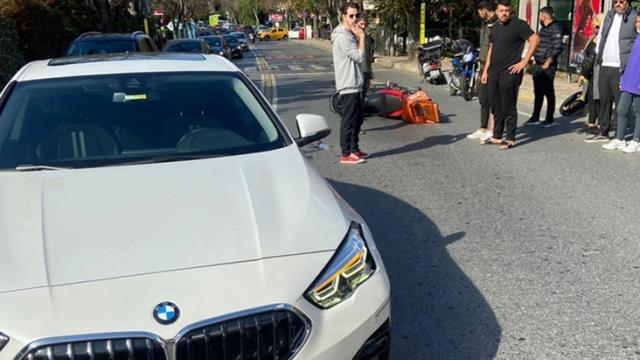 Oyuncu Cemal Hünal aracıyla motosikletli sürücüye çarptı Oyuncu Cemal Hünal aracıyla motosikletli sürücüye çarptı