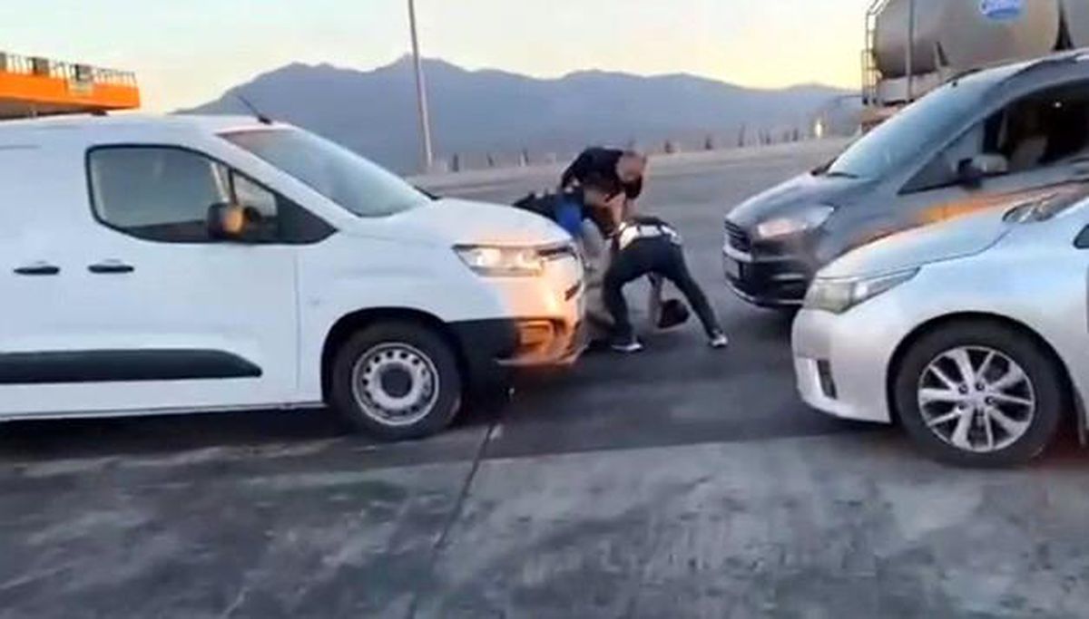 İzmir haberleri... Zehir taşıyan araç İzmir'e sokulmadı: 12 kilogram metamfetamin yakalandı