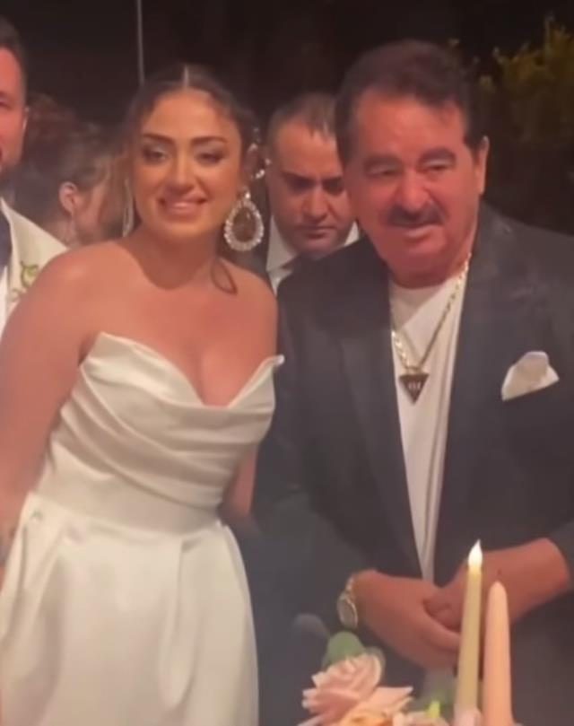 Dilan Çıtak Tatlıses'in nikahına damga vuran anlar! İbrahim Tatlıses bir anda 'Hayır' diyerek bağırdı Dilan Çıtak Tatlıses'in nikahına damga vuran anlar! İbrahim Tatlıses bir anda 'Hayır' diyerek bağırdı