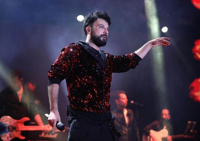 Yılbaşında Kıbrıs'ta sahneye çıkacak olan Tarkan, 1 milyon euro kazanacak