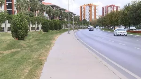 İstanbul'da köpekten kaçan 10 yaşındaki çocuk, arabanın altında kalarak can verdi